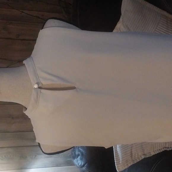 Monteau Key Hole Silky Lined Shell Top Ivory Sleeveless Blouse Size L - Picture 5 of 8